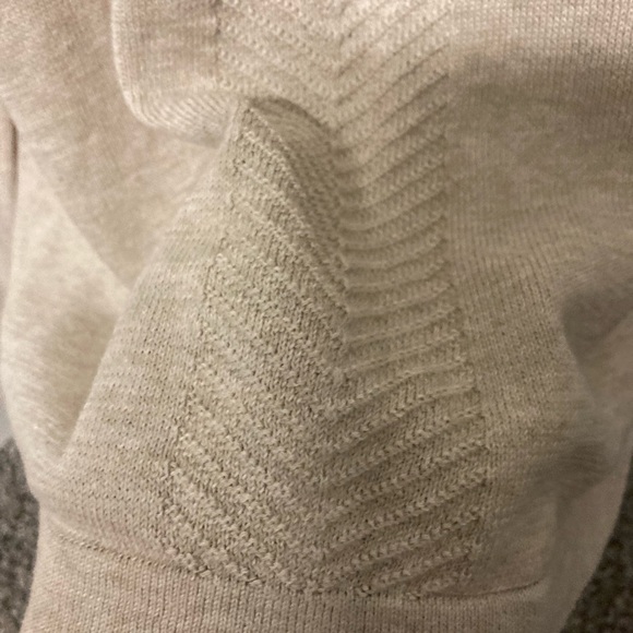 Like new! Liz Claiborne beige cardigan - Picture 15 of 16